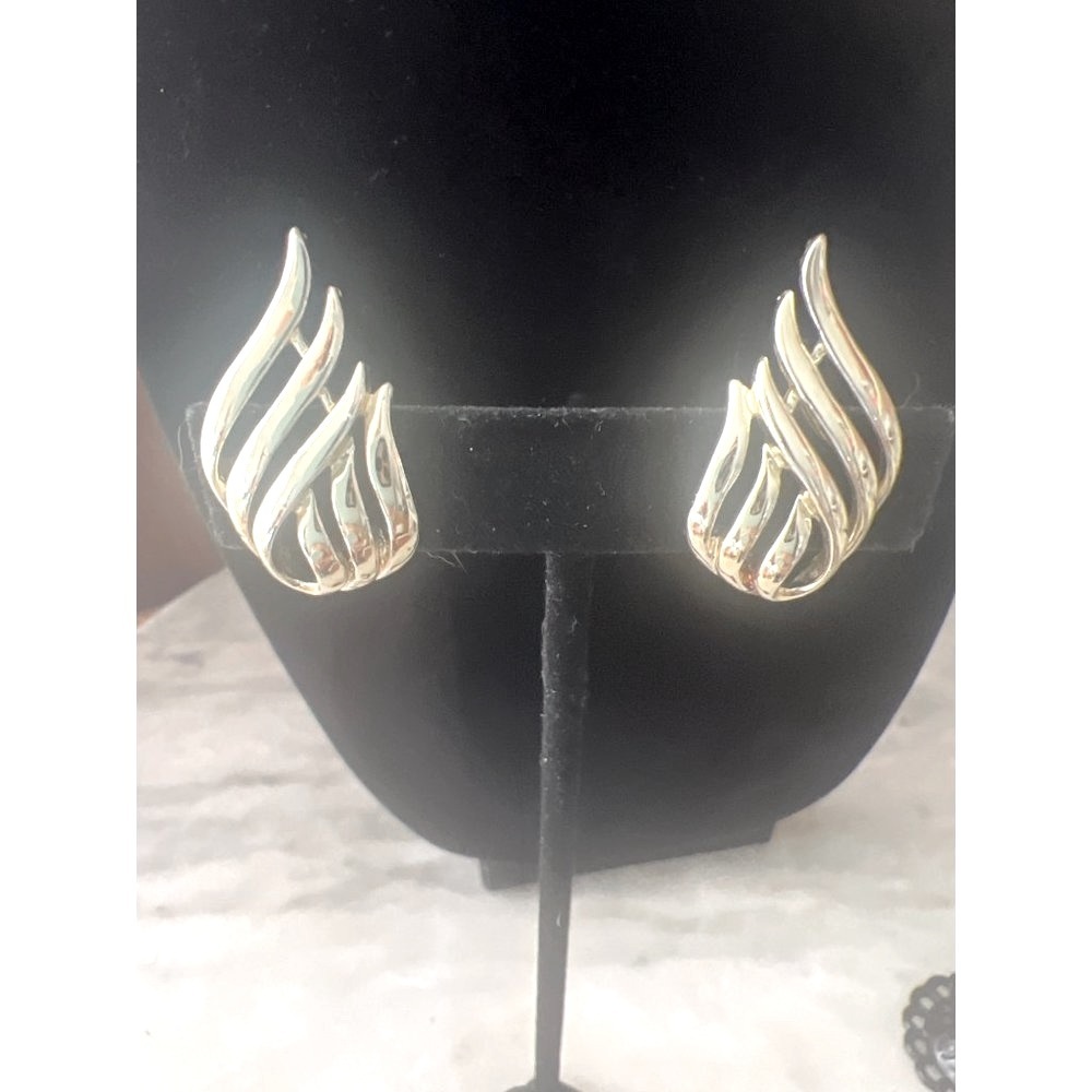 Coro Vintage Clip-On Earrings Gold Silver Tone Swish Design 24$